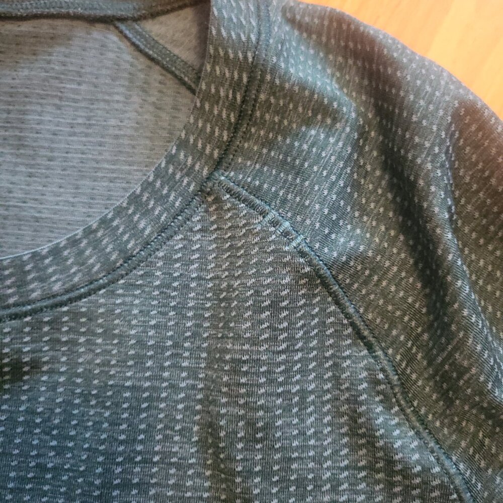 Lululemon Men's Metal Vent Tech Short-Sleeve Shirt BLUE - Picture 4 of 5